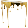 Table d'appoint en métal au design Drip Melting avec plateau en verre trempé, or