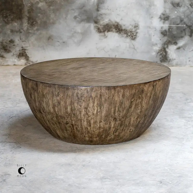 Table basse ronde en placage de noyer finition vieillie