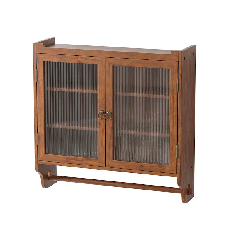Armoire murale en bois massif avec portes en verre cannelé et patères.