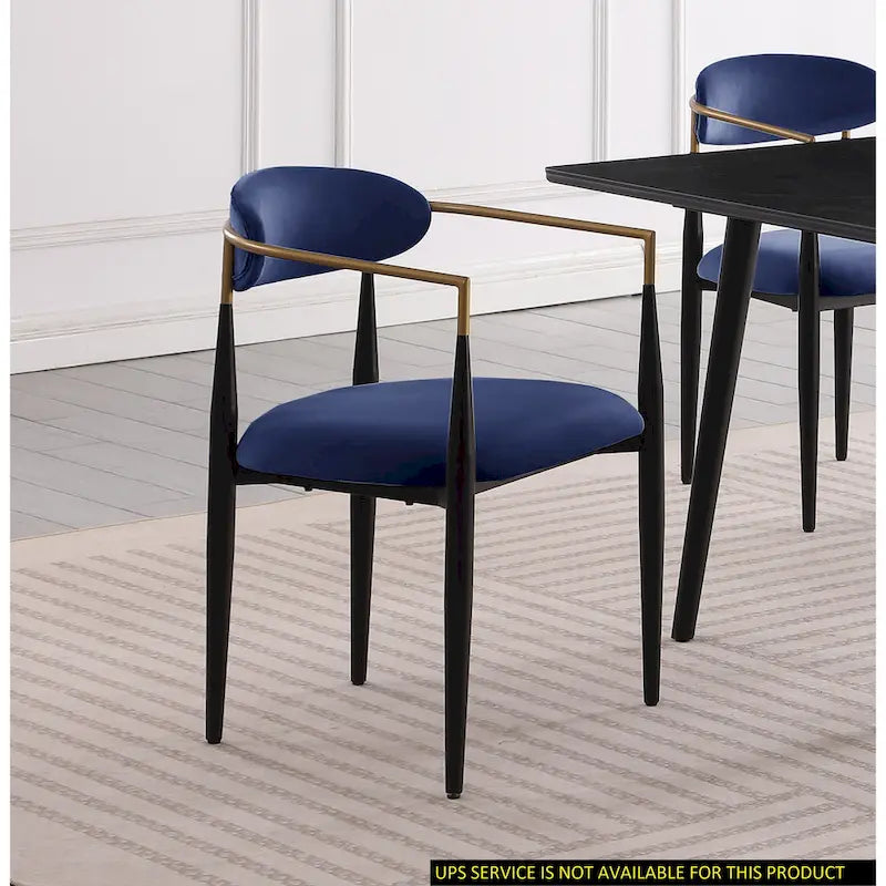 Chaise de salle à manger contemporaine rembourrée avec accoudoirs et structure en métal noir et or