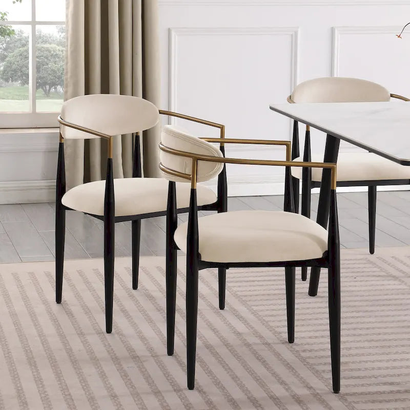Chaise de salle à manger contemporaine rembourrée avec accoudoirs et structure en métal noir et or