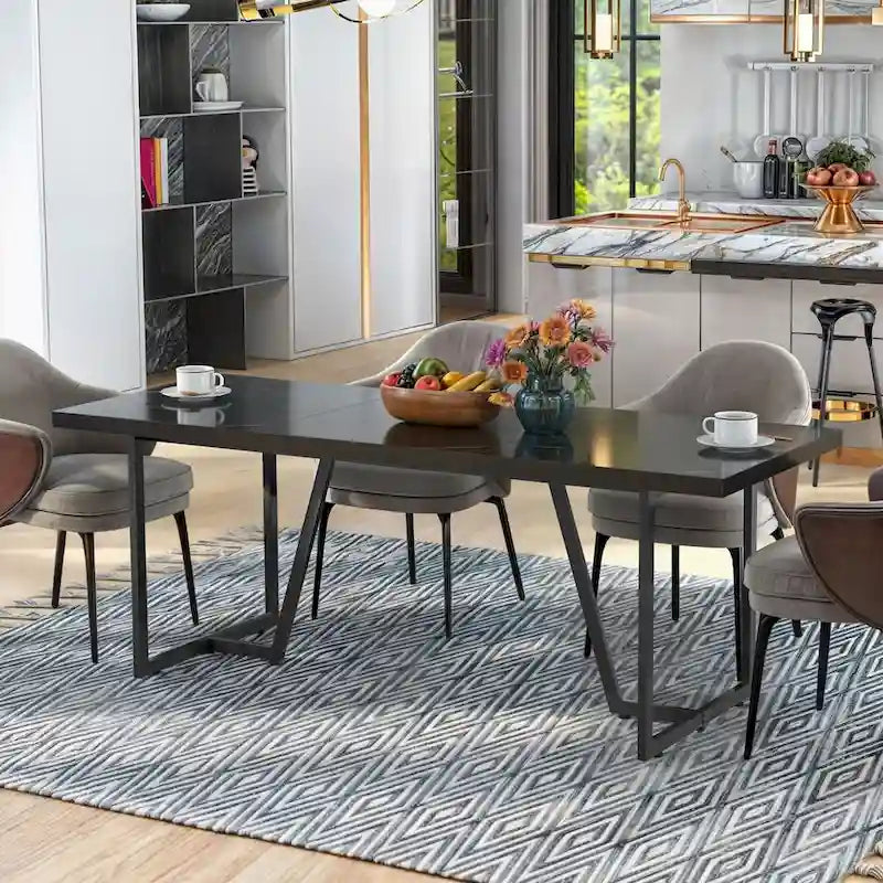 Grande table de salle à manger rectangulaire en faux marbre avec pieds en métal doré, blanc
