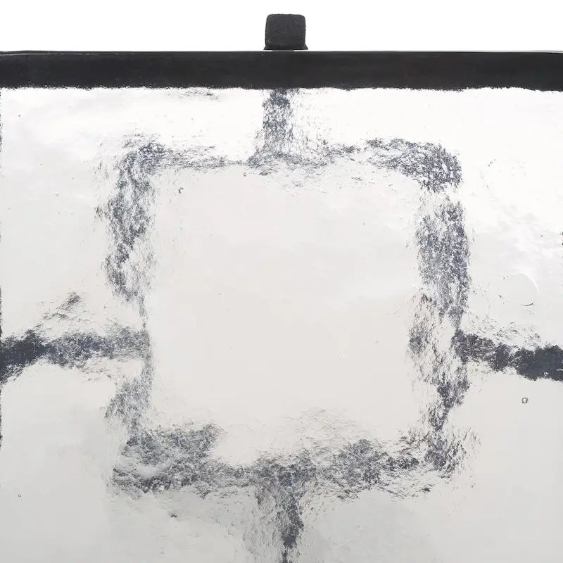 Table d'appoint carrée en verre moulé avec pieds fins en métal noir