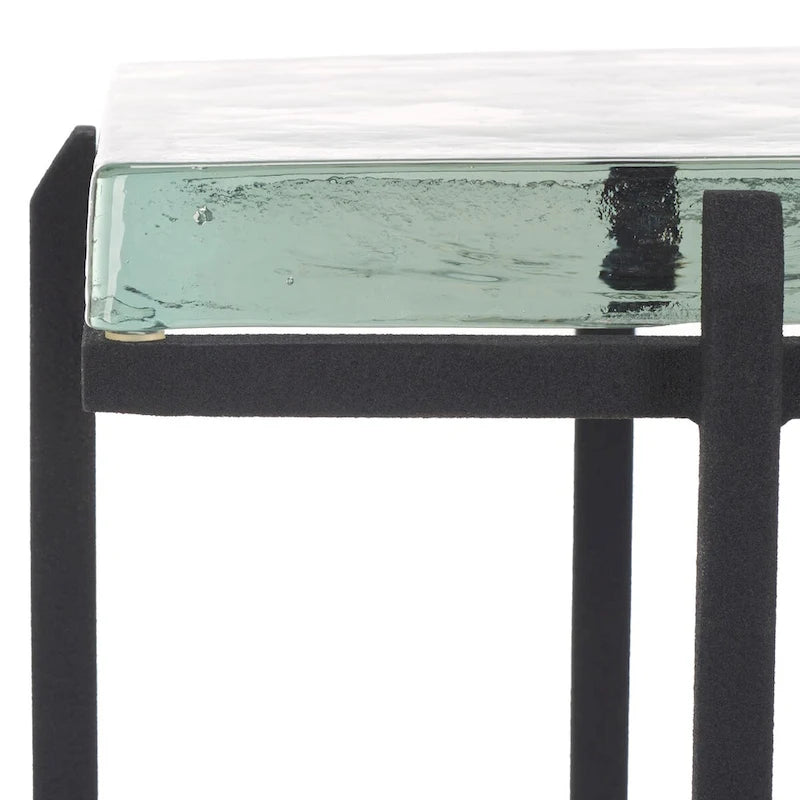 Table d'appoint carrée en verre moulé avec pieds fins en métal noir